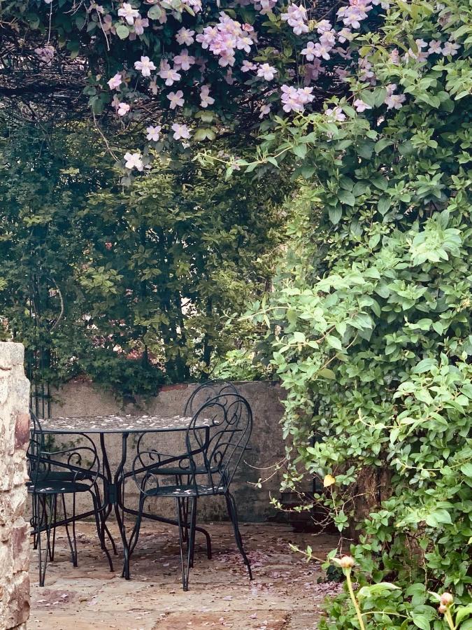 Cote Jardin Bed and Breakfast Sainte-Suzanne  Εξωτερικό φωτογραφία